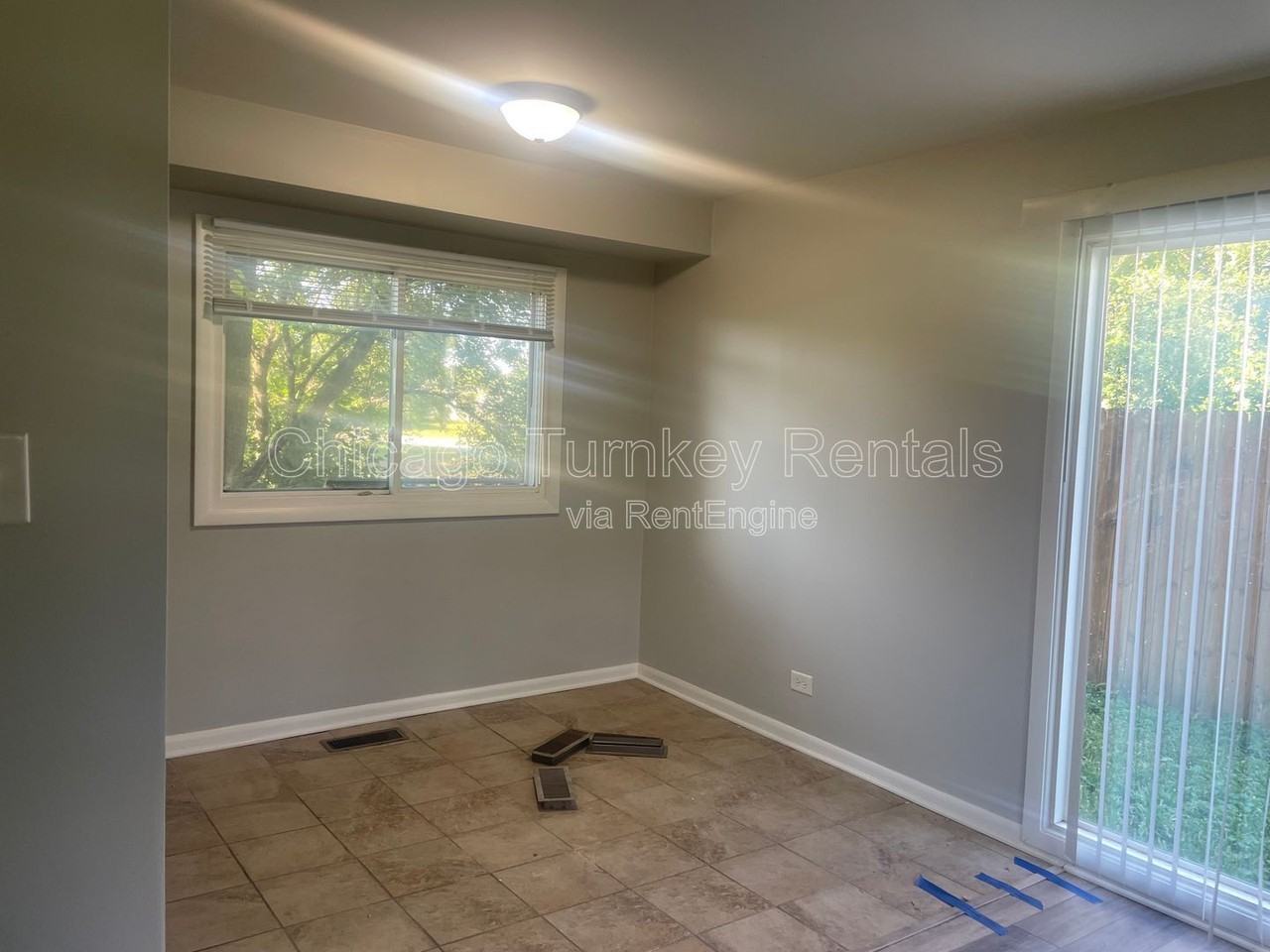 3212 Charlemagne Ave - Photo 4 of 19