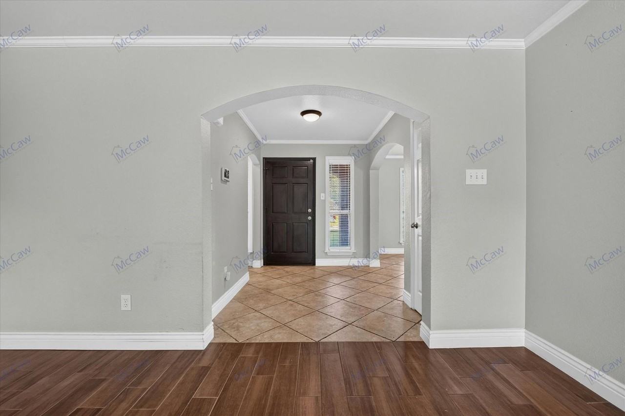 333 Stately Oak Ln - Photo 3 of 32
