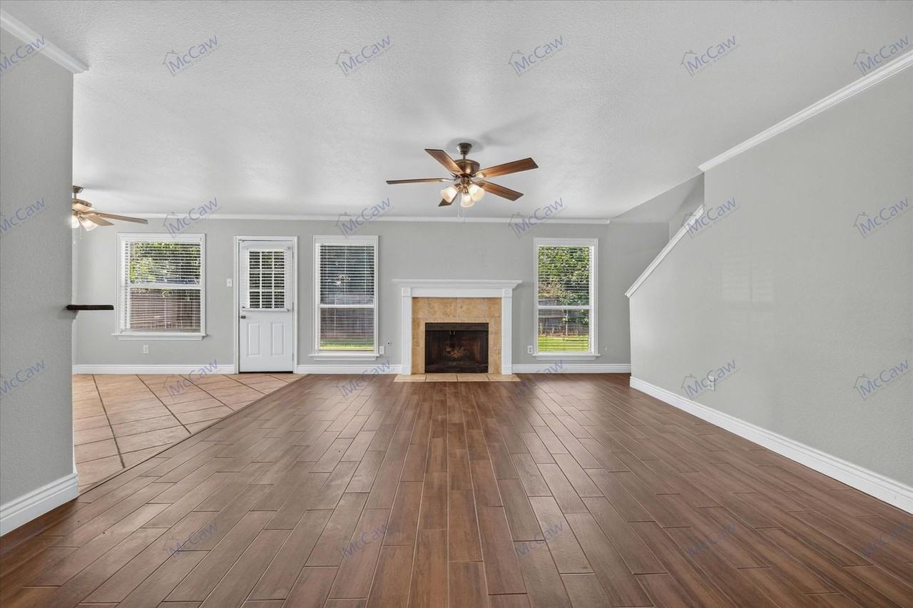 333 Stately Oak Ln - Photo 5 of 32
