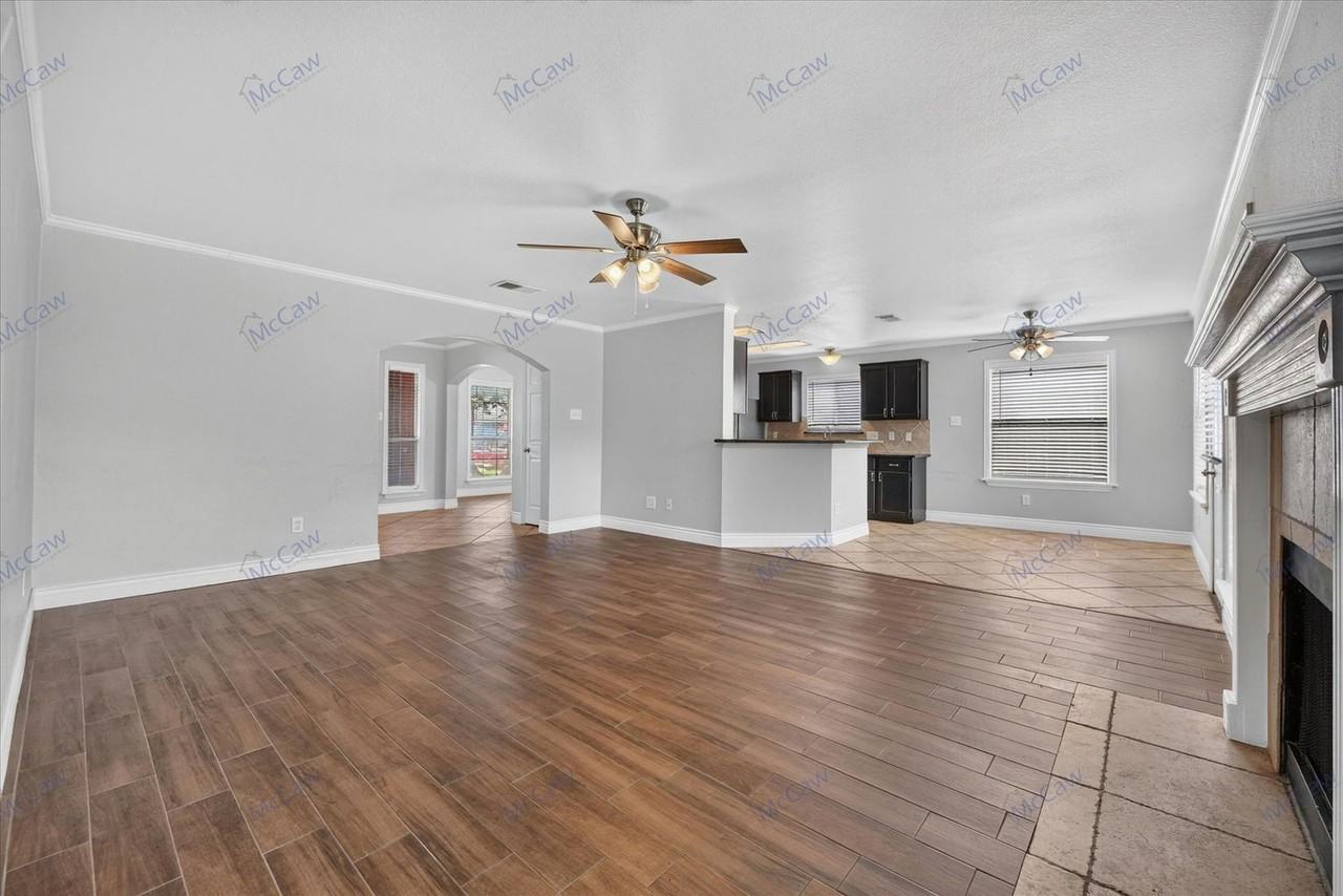 333 Stately Oak Ln - Photo 6 of 32