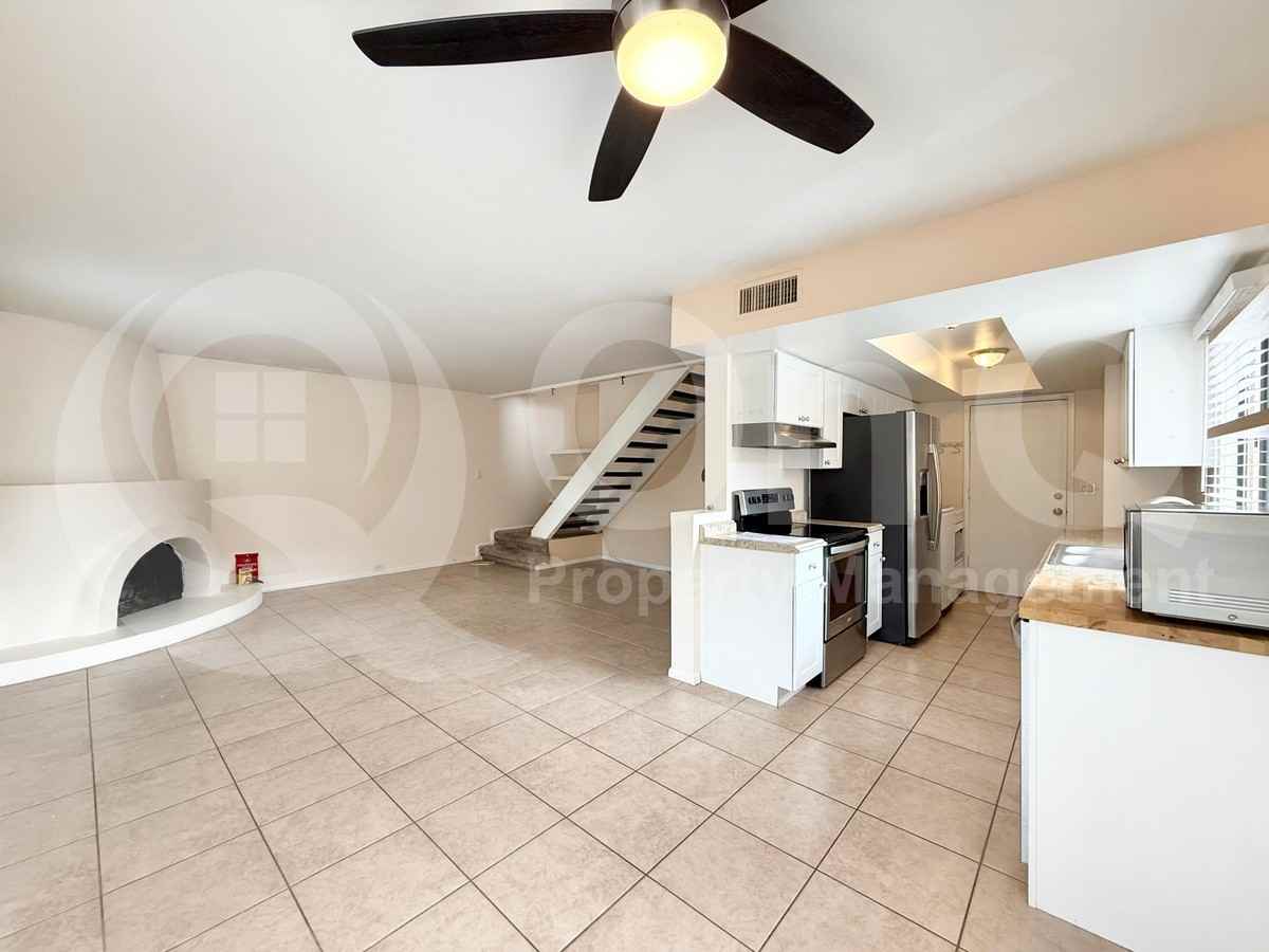 10402 N 10th St #3 - Photo 6 of 17