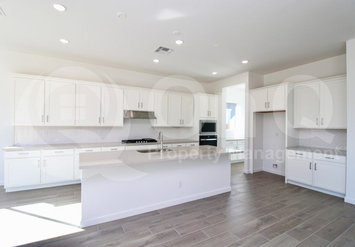 22677 E Lords Way - Photo 3 of 21