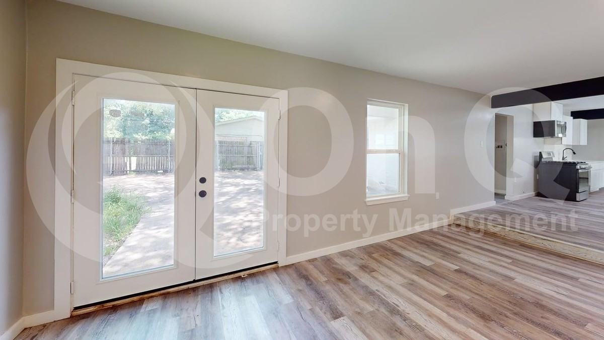4320 Live Oak Dr - Photo 7 of 22