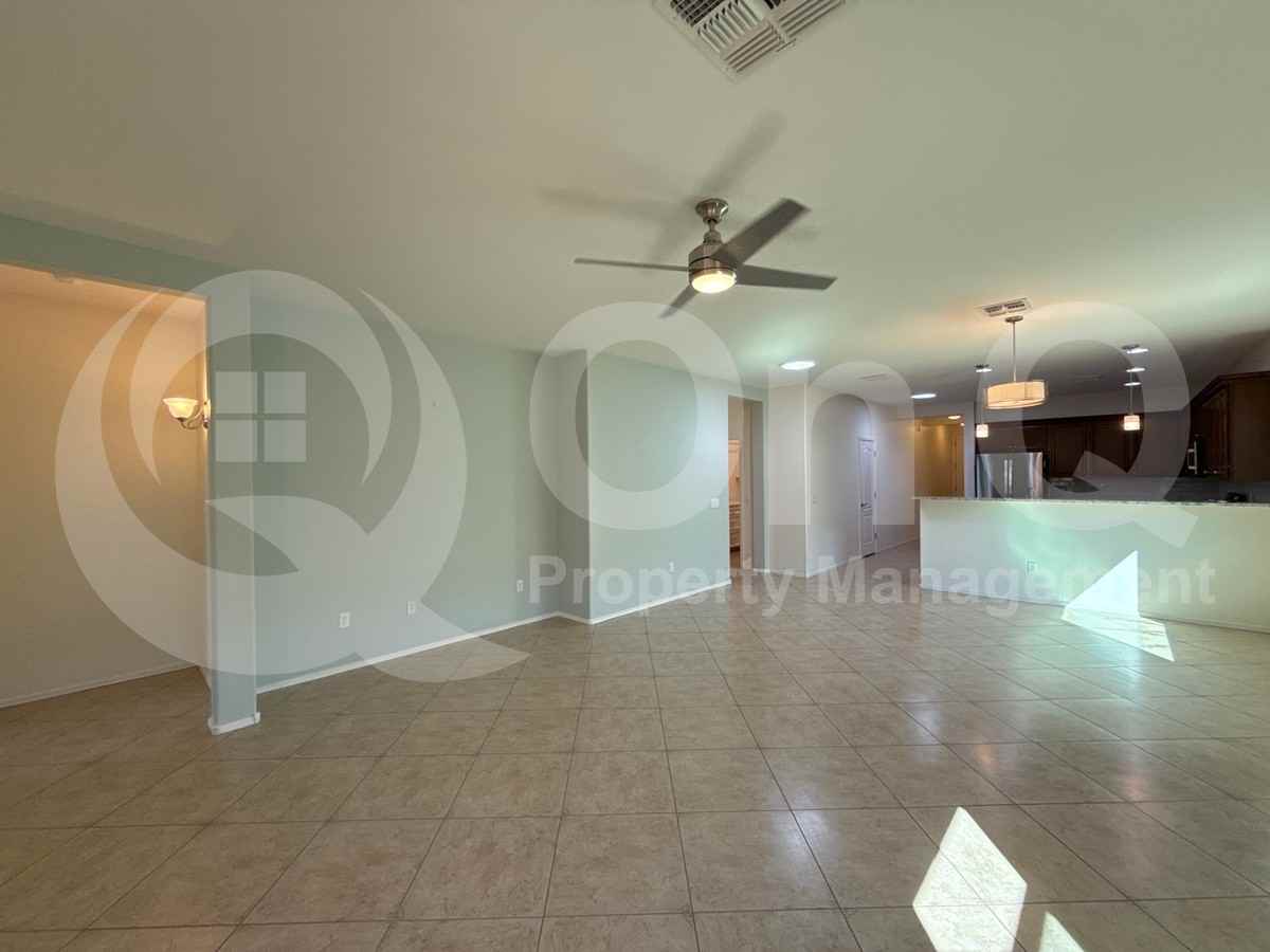12075 N Golden Mirror Dr - Photo 4 of 34
