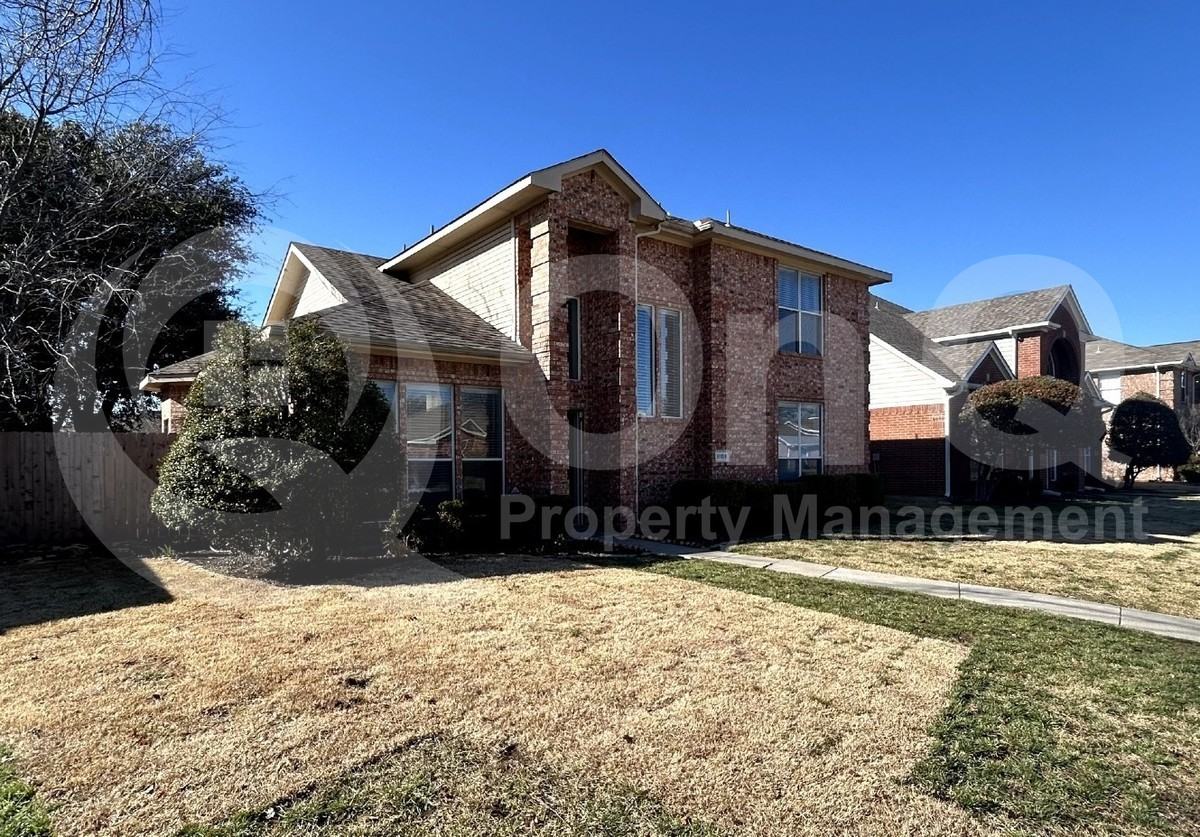 8109 Dock St - Photo 3 of 20