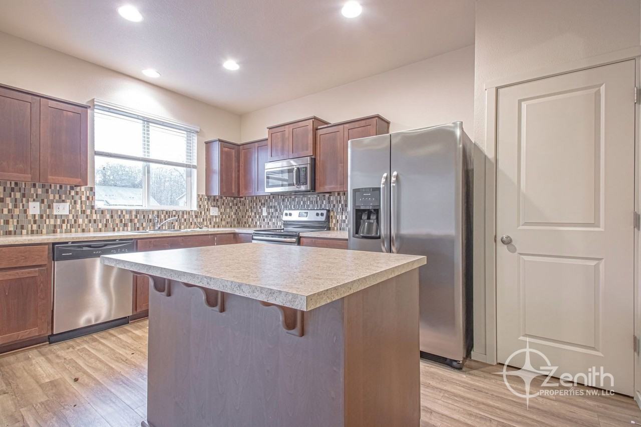 8515 Ne 13th Pl - Photo 7 of 28