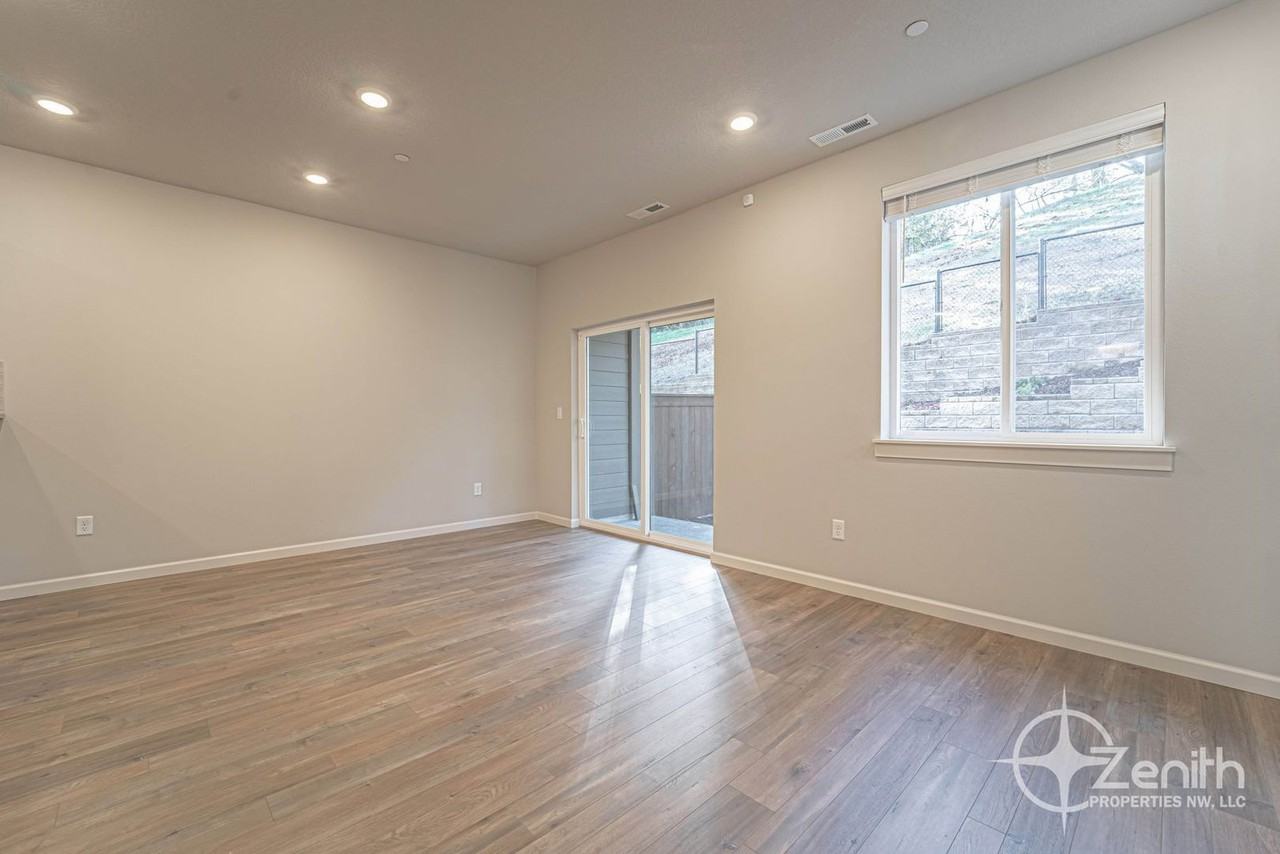 4261 Cloverhill Way - Photo 3 of 30