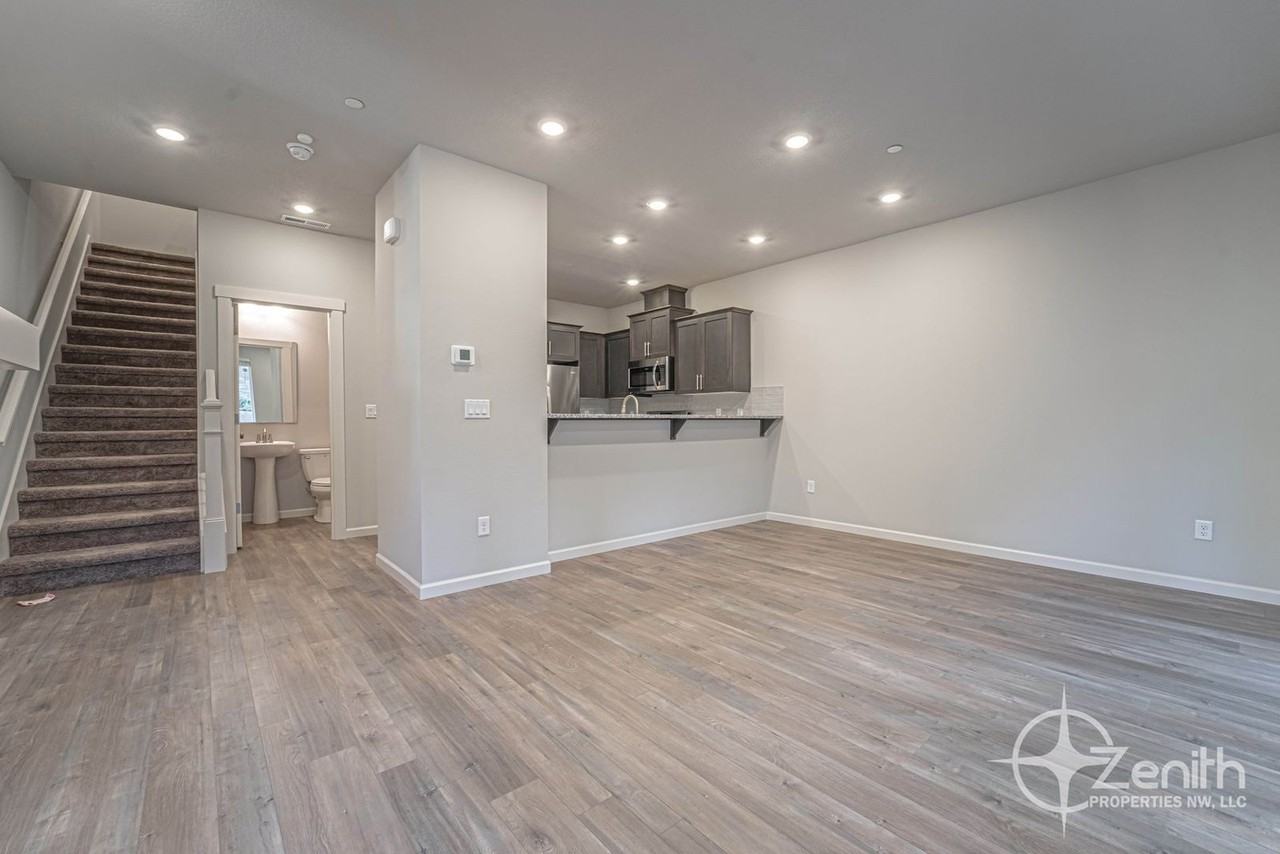4261 Cloverhill Way - Photo 4 of 30