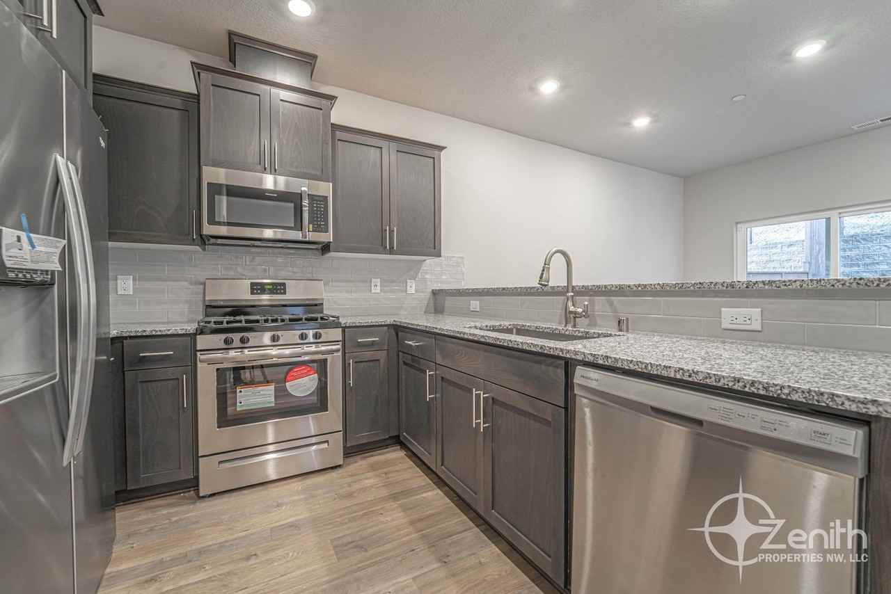 4261 Cloverhill Way - Photo 7 of 30