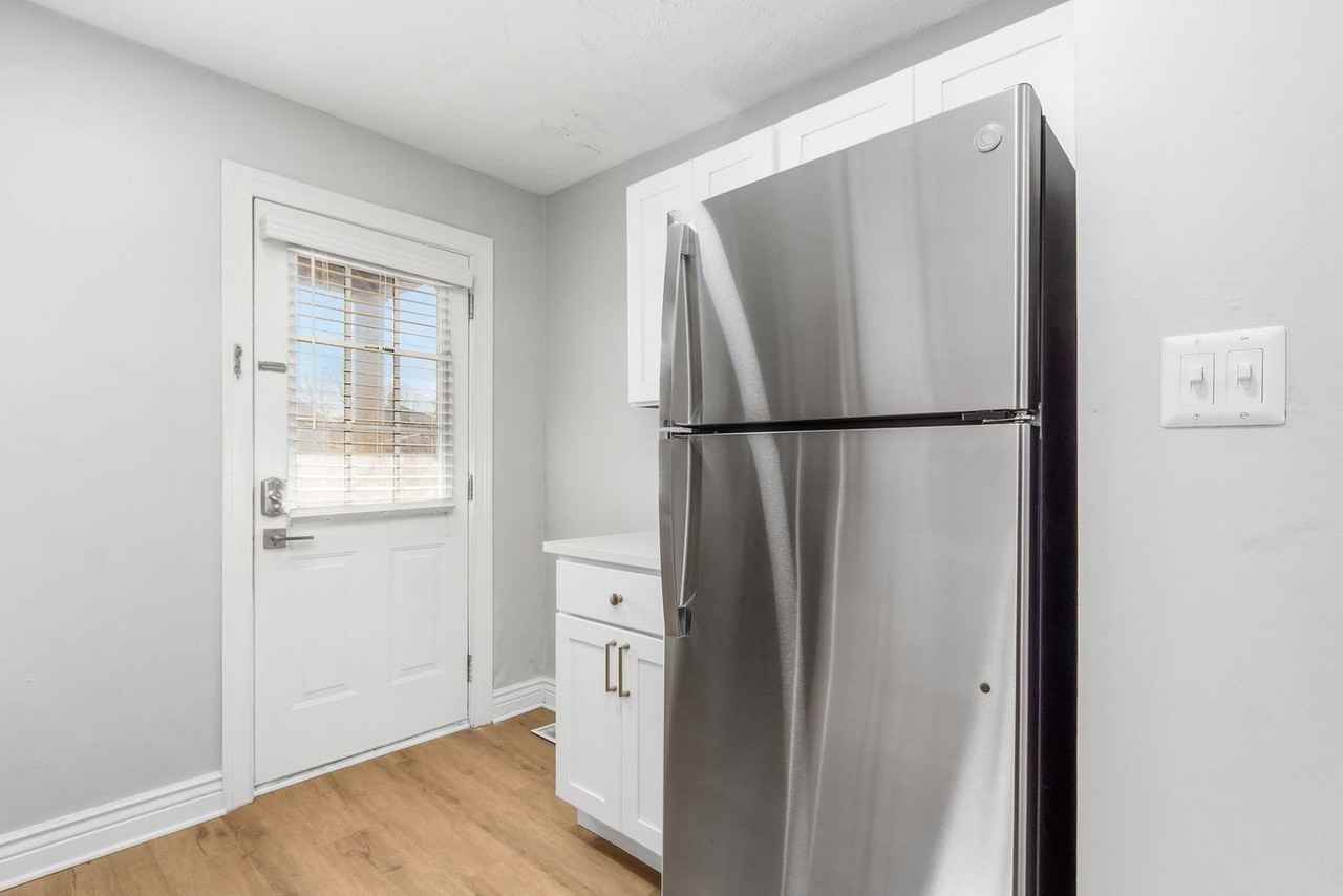 415 E Mithoff St - Photo 4 of 24