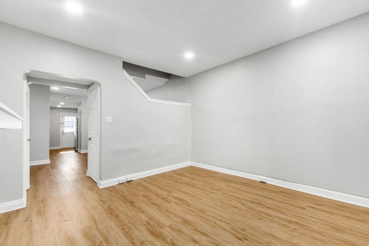 415 E Mithoff St - Photo 6 of 24