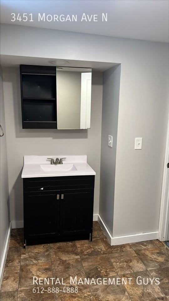 3451 Morgan Ave N - Photo 4 of 11