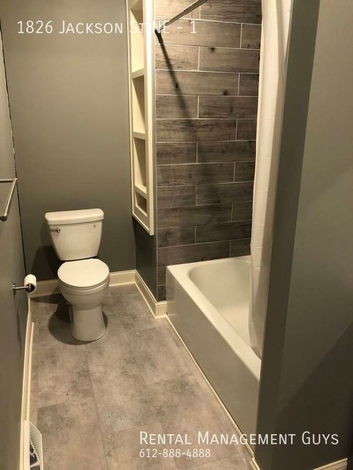 1826 Jackson St Ne #1 - Photo 3 of 11