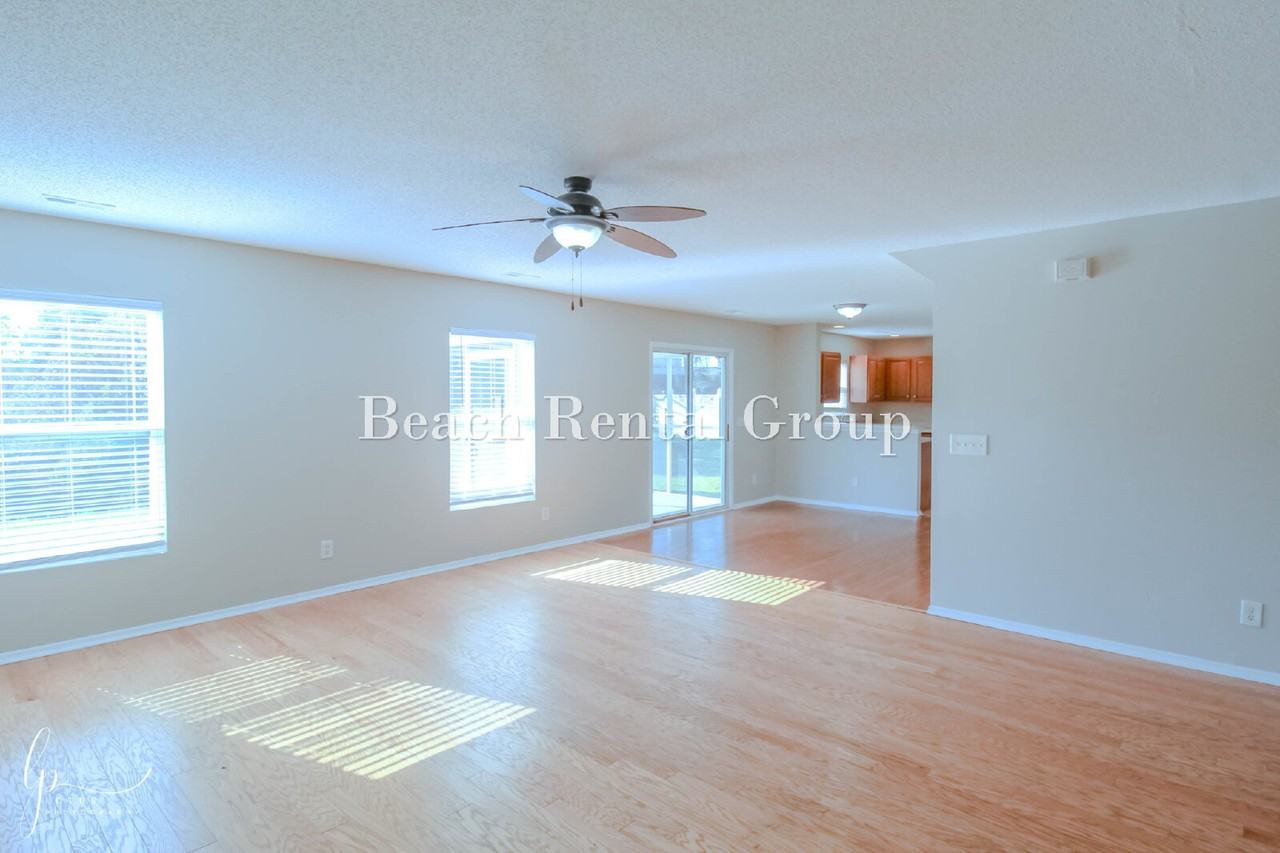 2013 Laurel Oak Ct - Photo 4 of 30