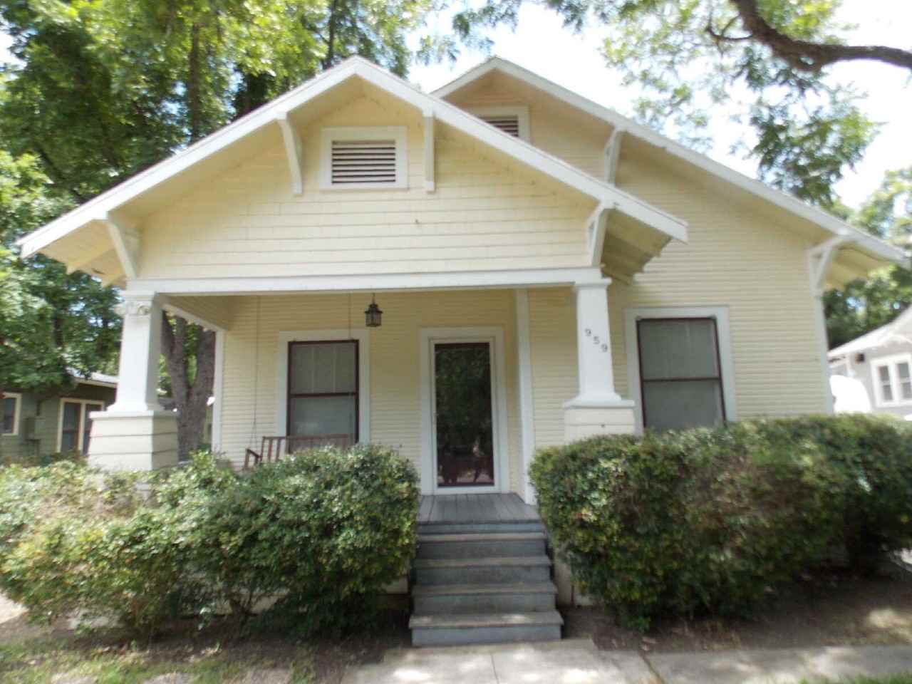 959 Lee St - Photo 2 of 15
