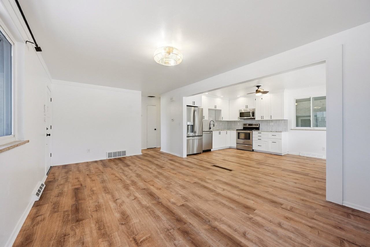 6610 Depew Ct - Photo 5 of 43