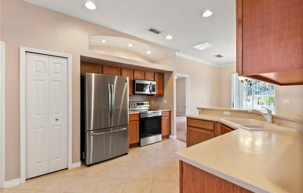 15316 Groose Point Ln - Photo 4 of 15