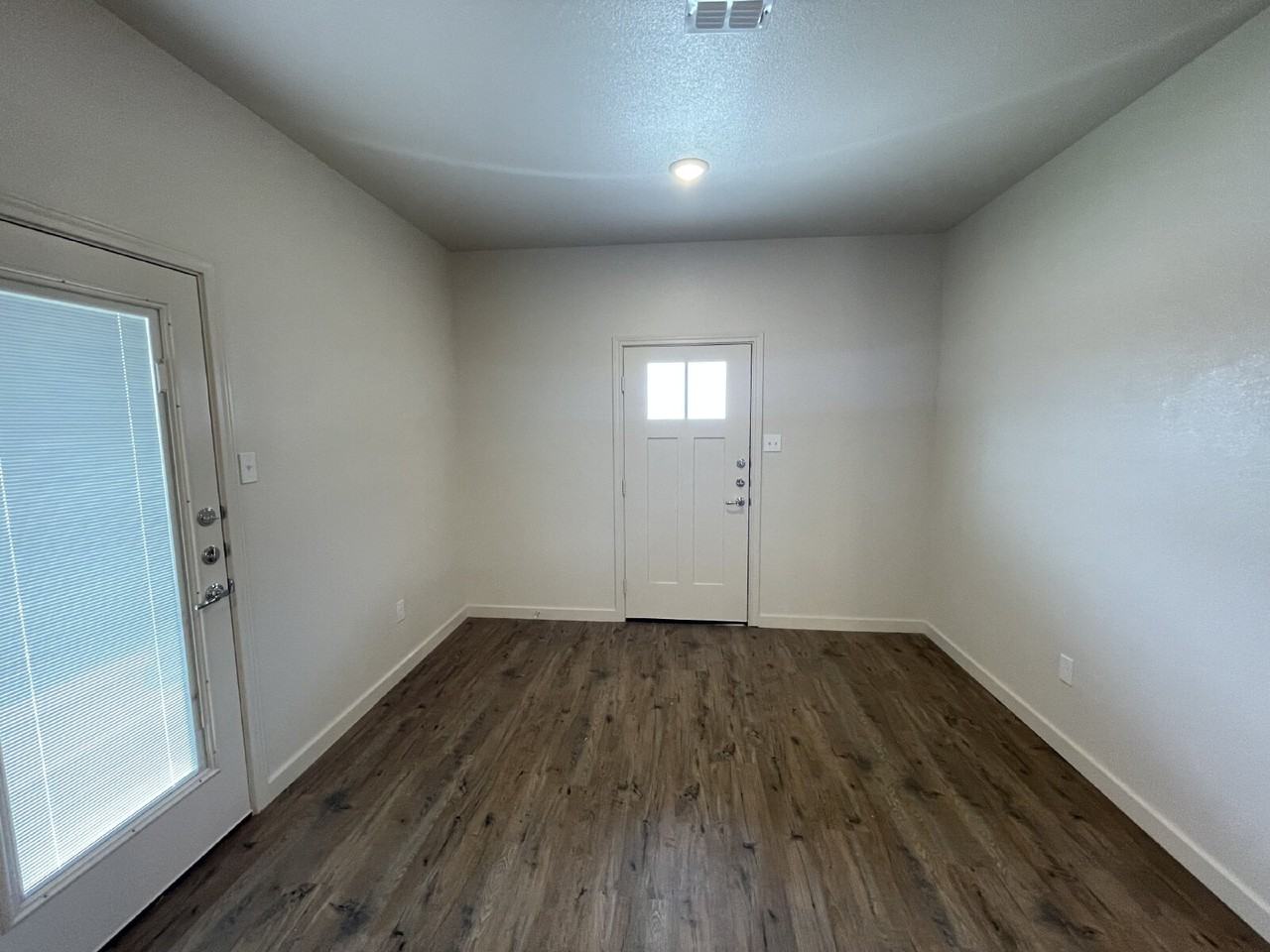 10902 Aberdeen Ave - Photo 2 of 15