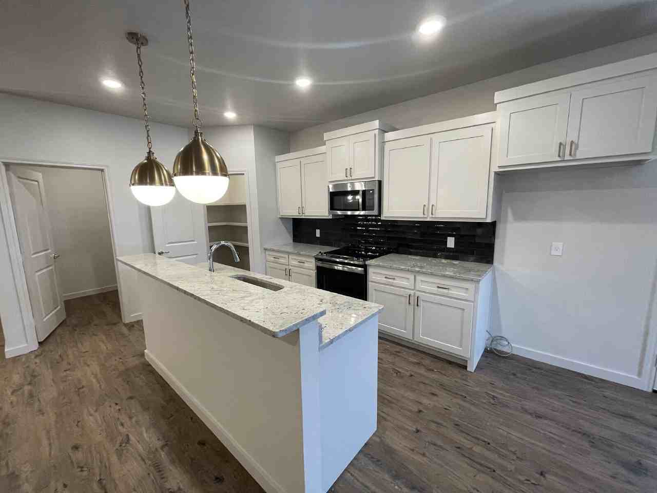 10902 Aberdeen Ave - Photo 5 of 15