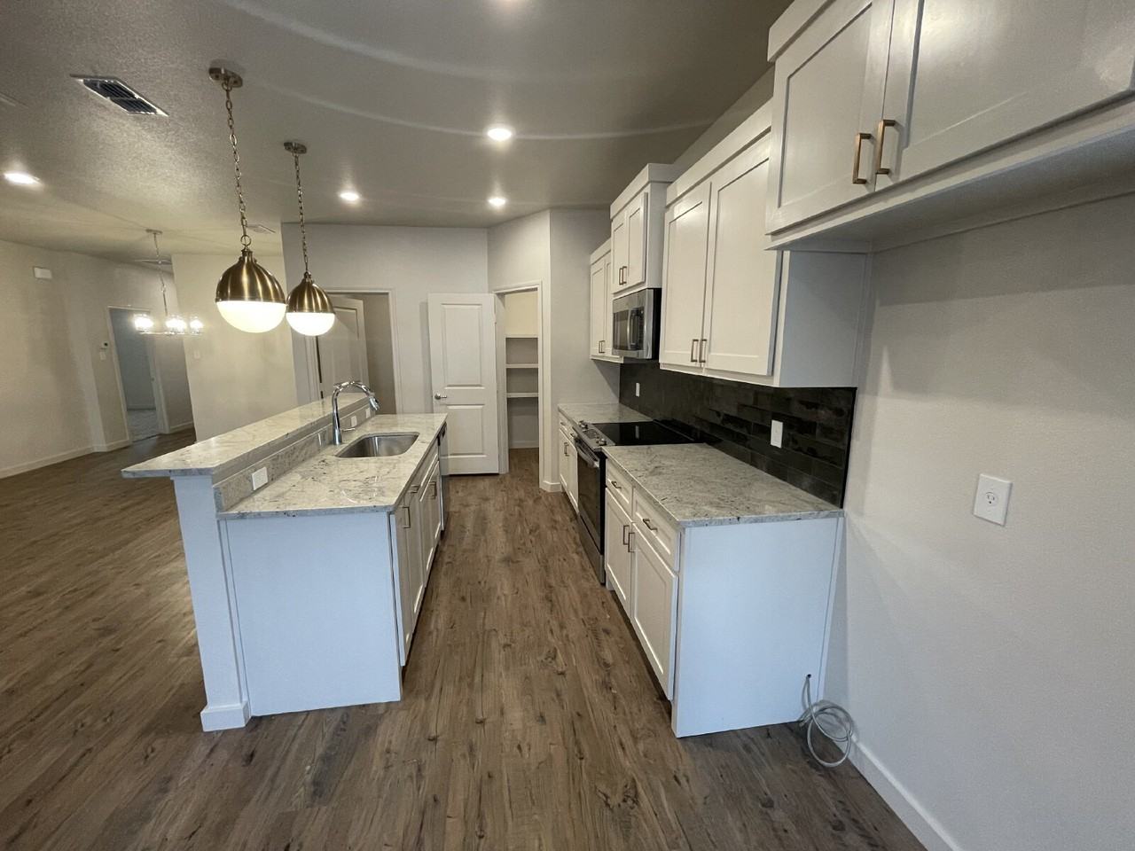 10902 Aberdeen Ave - Photo 6 of 15