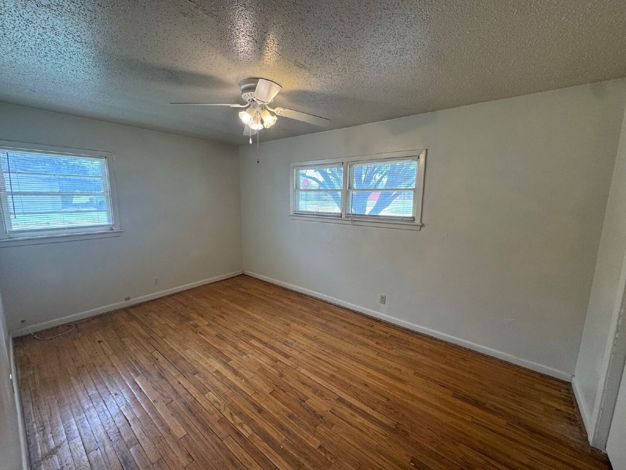 2202 47th St - Photo 5 of 6