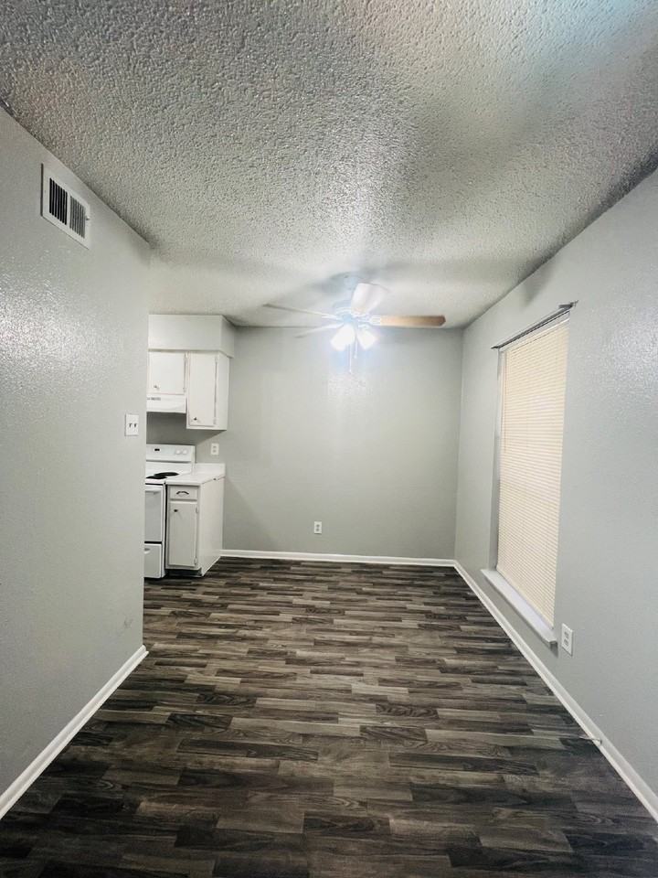 6929 Timbercreek Dr #114 - Photo 4 of 9