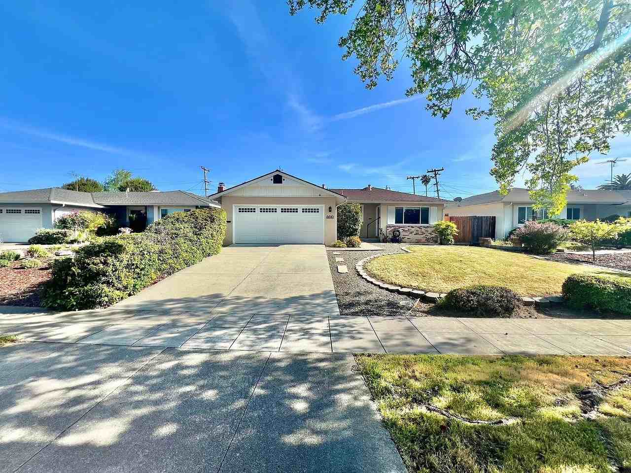 6610 Canterbury Ct - Photo 2 of 37