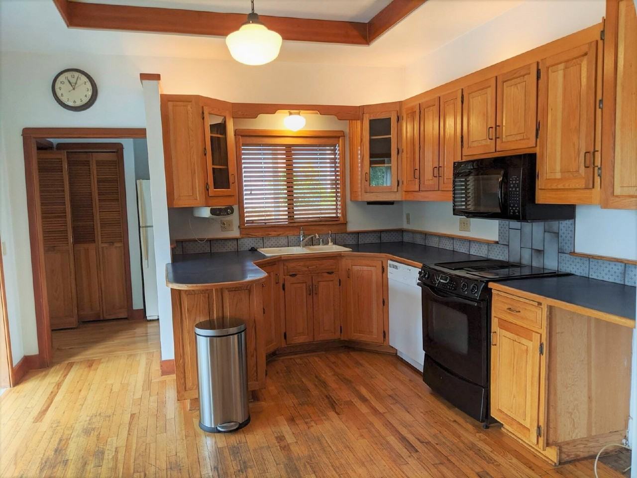1510 Mill St - Photo 2 of 13