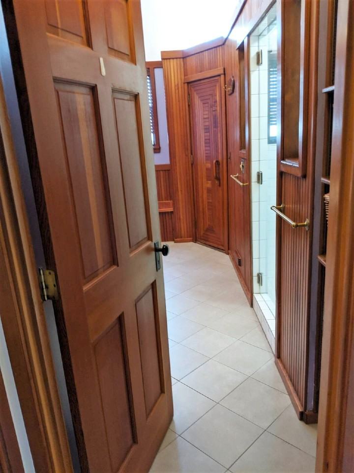 1510 Mill St - Photo 4 of 13