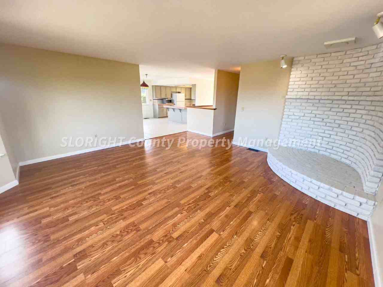 383 Henrietta Ave - Photo 7 of 17