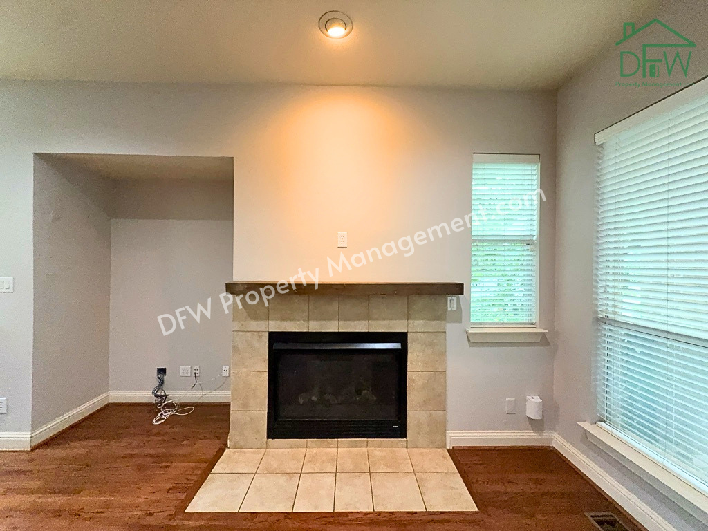 4317 Cedar Springs Rd #E - Photo 4 of 27