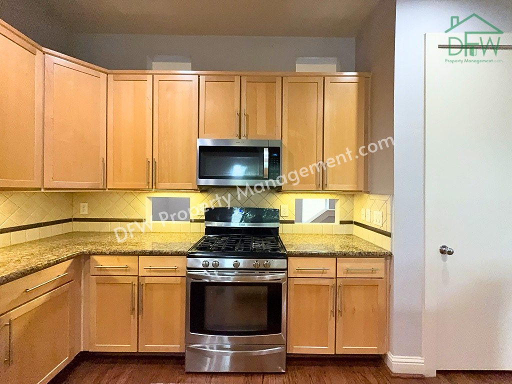4317 Cedar Springs Rd #E - Photo 7 of 27