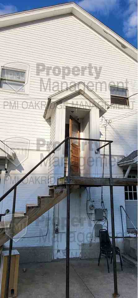 212 S Main St Apt 4 - Photo 2 of 9