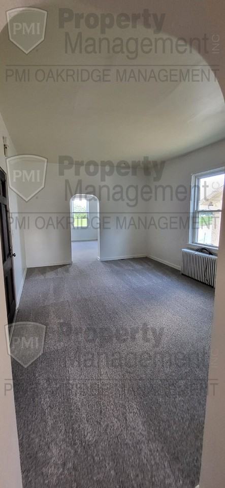 212 S Main St Apt 4 - Photo 4 of 9