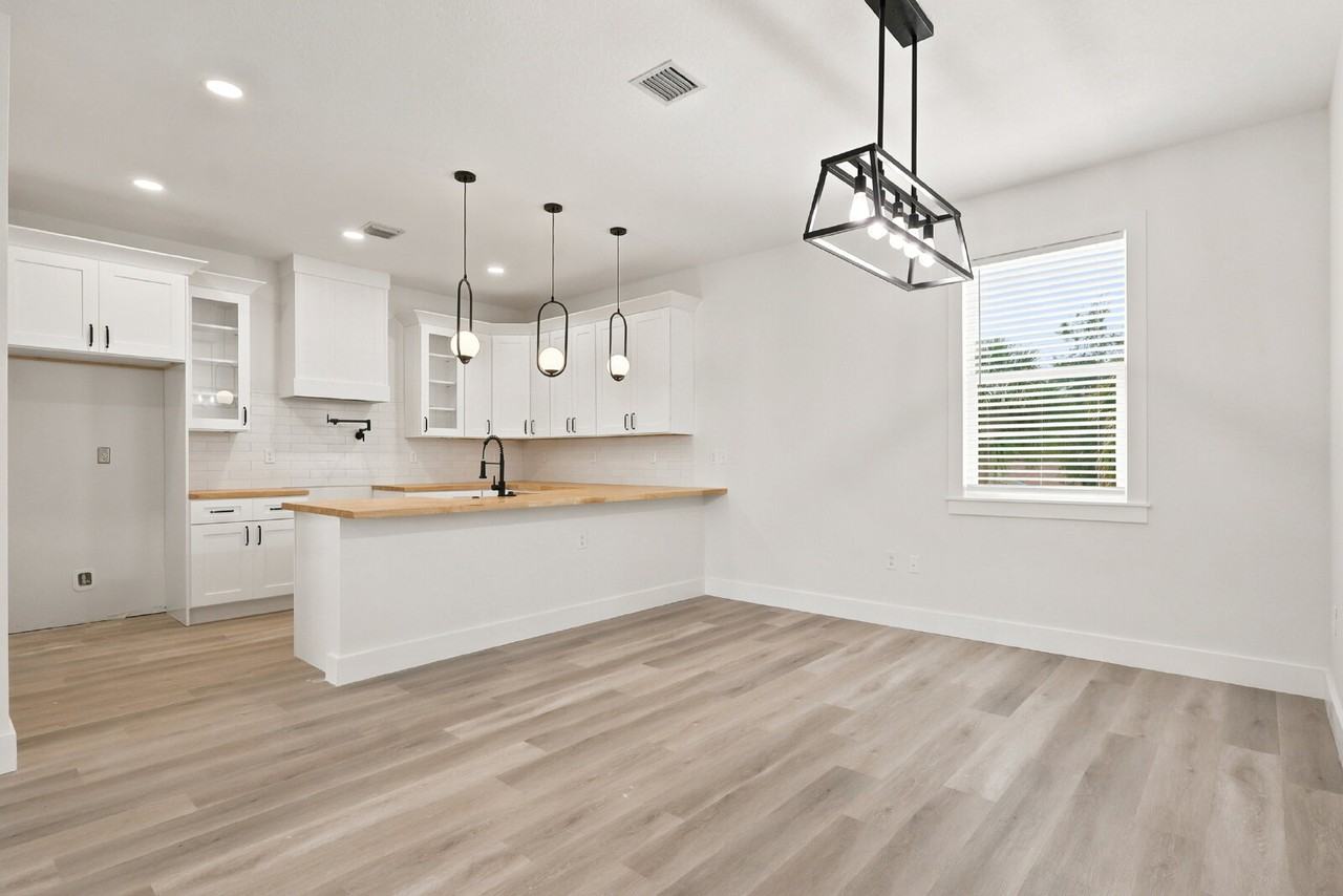2138 W Nassau St #2 - Photo 3 of 25
