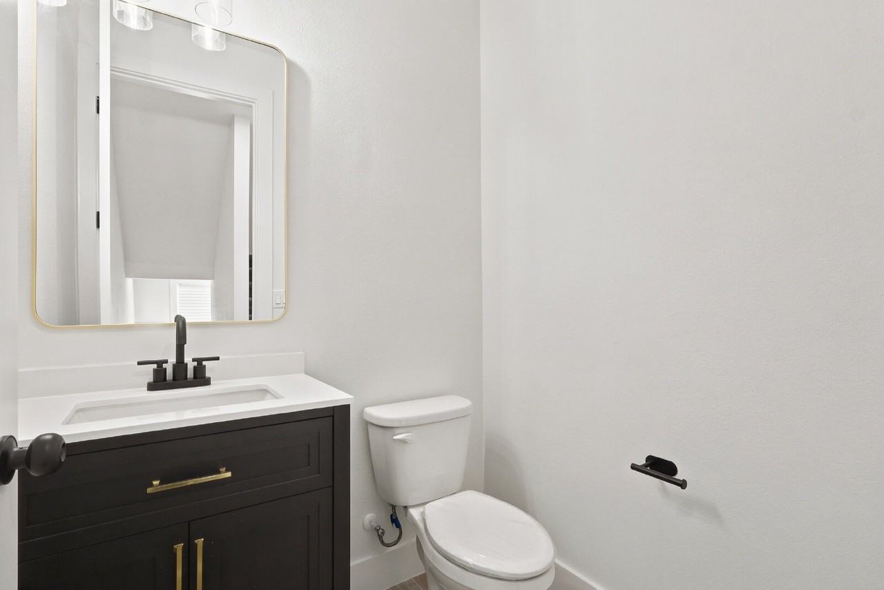 2138 W Nassau St #2 - Photo 7 of 25