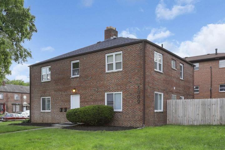 1009 Lilley Ave #A - Photo 5 of 32