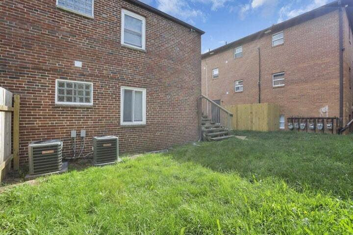 1009 Lilley Ave #A - Photo 7 of 32