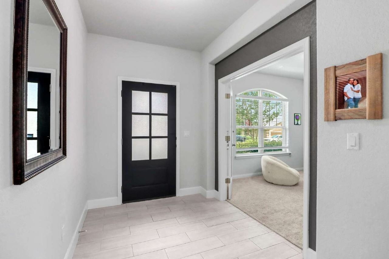 11126 Pomona Park Dr - Photo 5 of 38