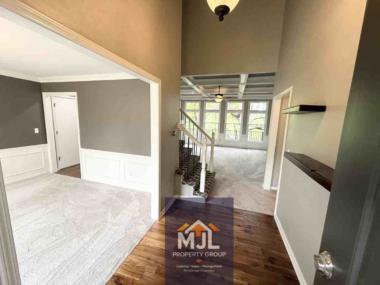 15601 Maple St - Photo 4 of 40
