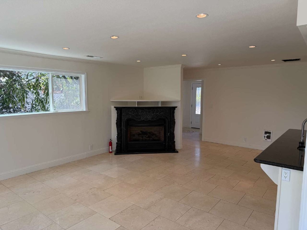 1320 El Curtola Blvd #A - Photo 4 of 27