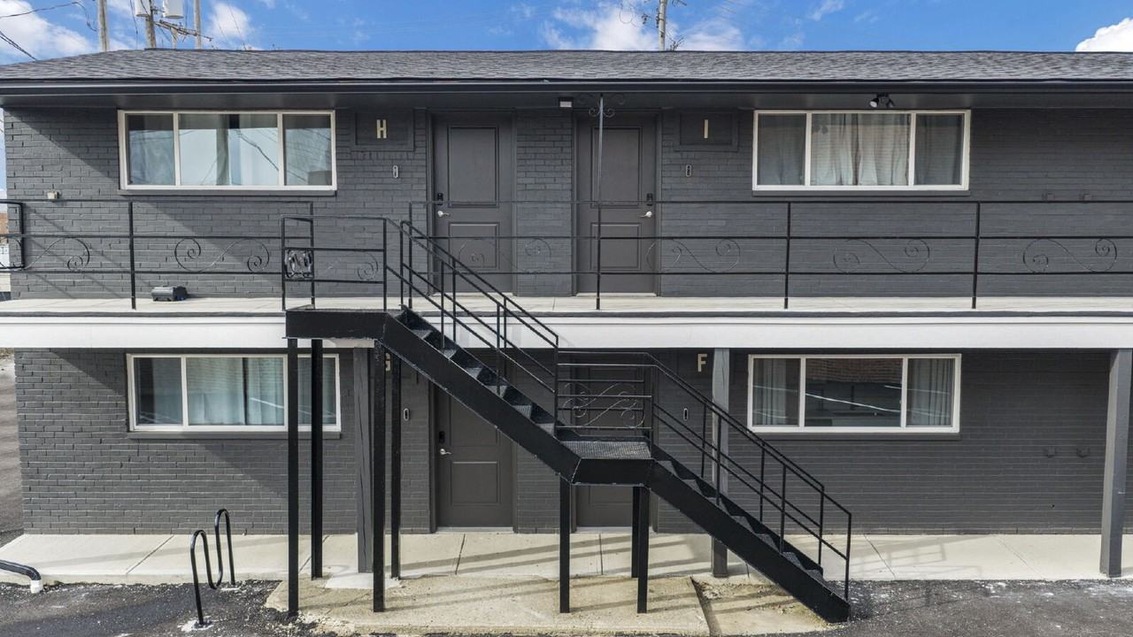 35 Parsons Ave #F - Photo 2 of 50