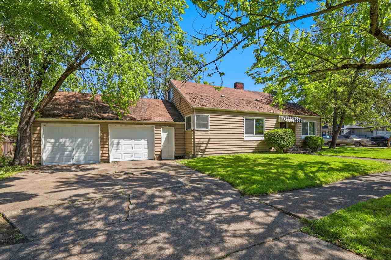 2189 Hilyard St - Photo 2 of 23