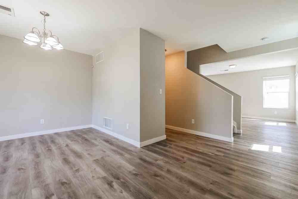 18619 E 46th Pl - Photo 5 of 17