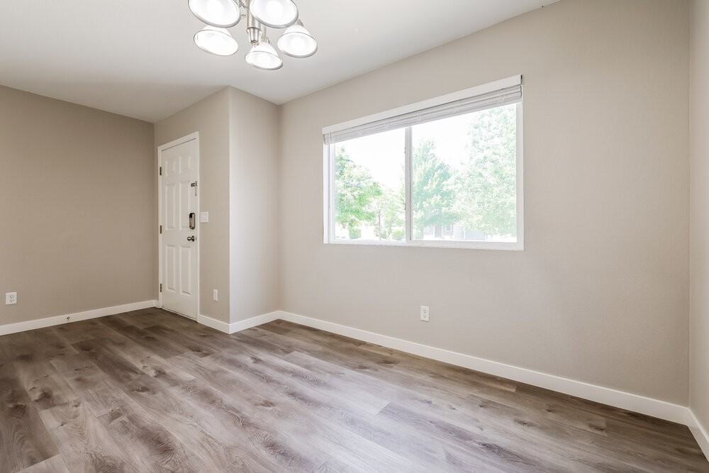 18619 E 46th Pl - Photo 6 of 17