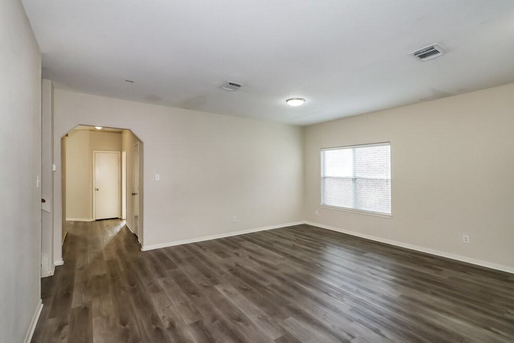 2723 Durham Chase Ln - Photo 5 of 17
