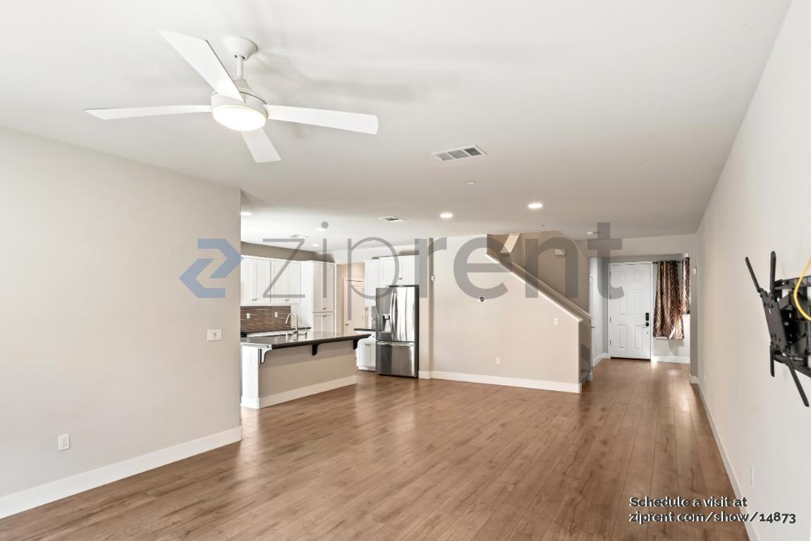 7 Rogers Ln - Photo 4 of 22