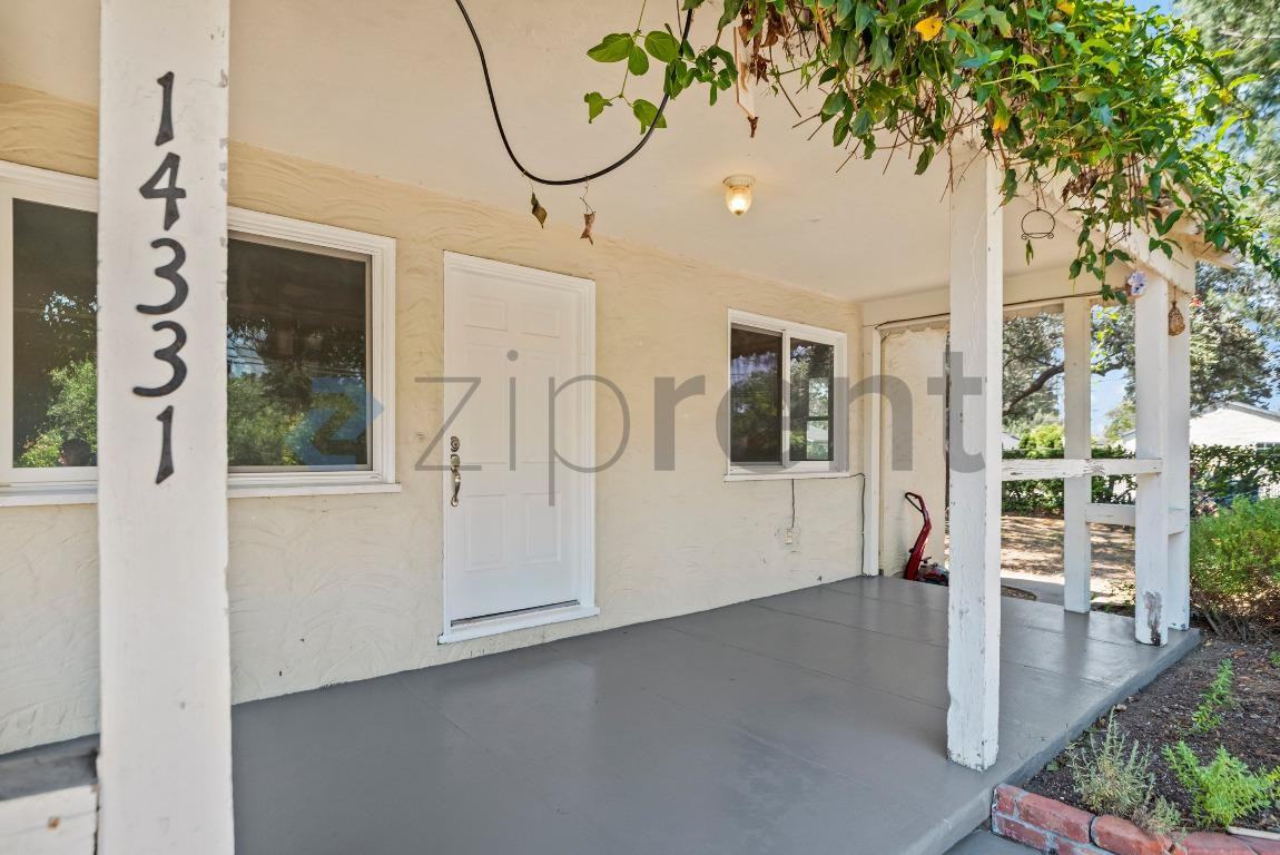 14331 Capri Dr - Photo 4 of 30