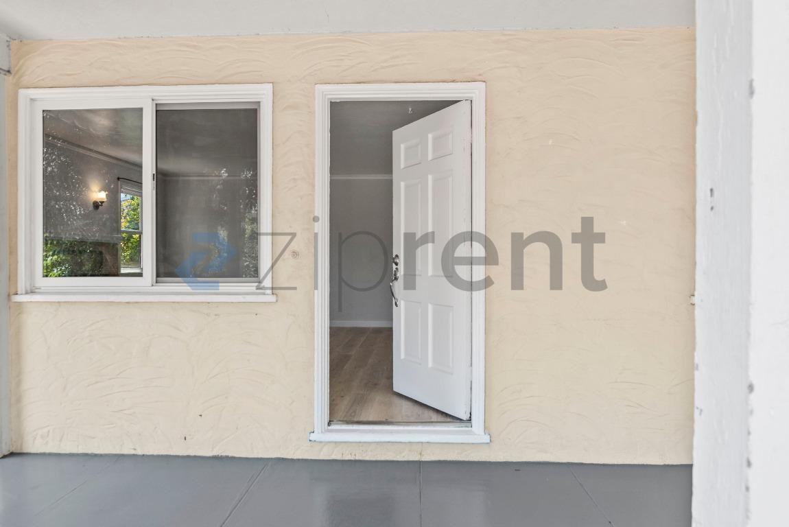 14331 Capri Dr - Photo 6 of 30