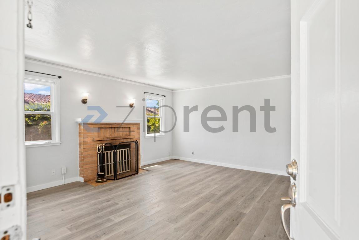 14331 Capri Dr - Photo 7 of 30